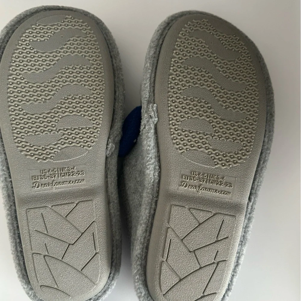 dearfoams comfortable gray