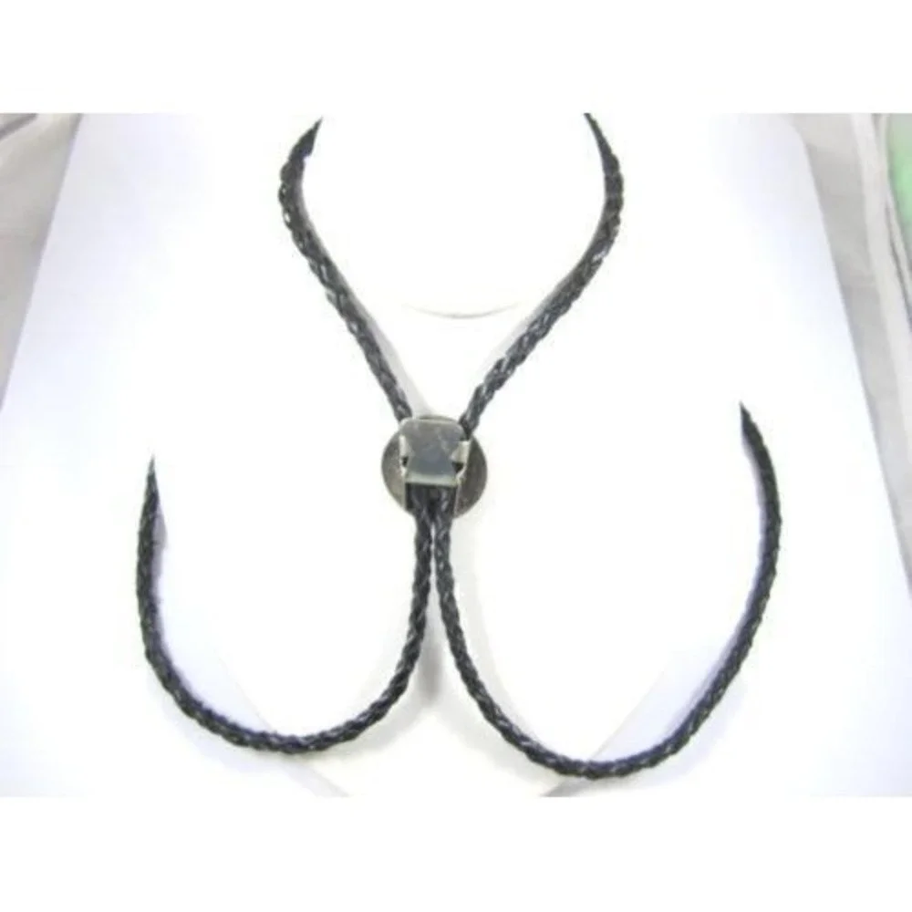 The Unbranded Brand vintage bolo
