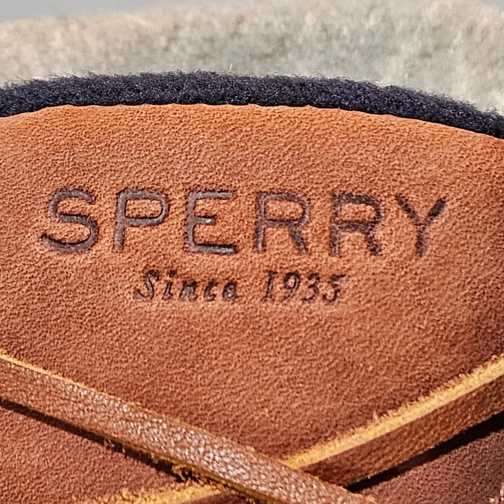 Sperry *pre owned