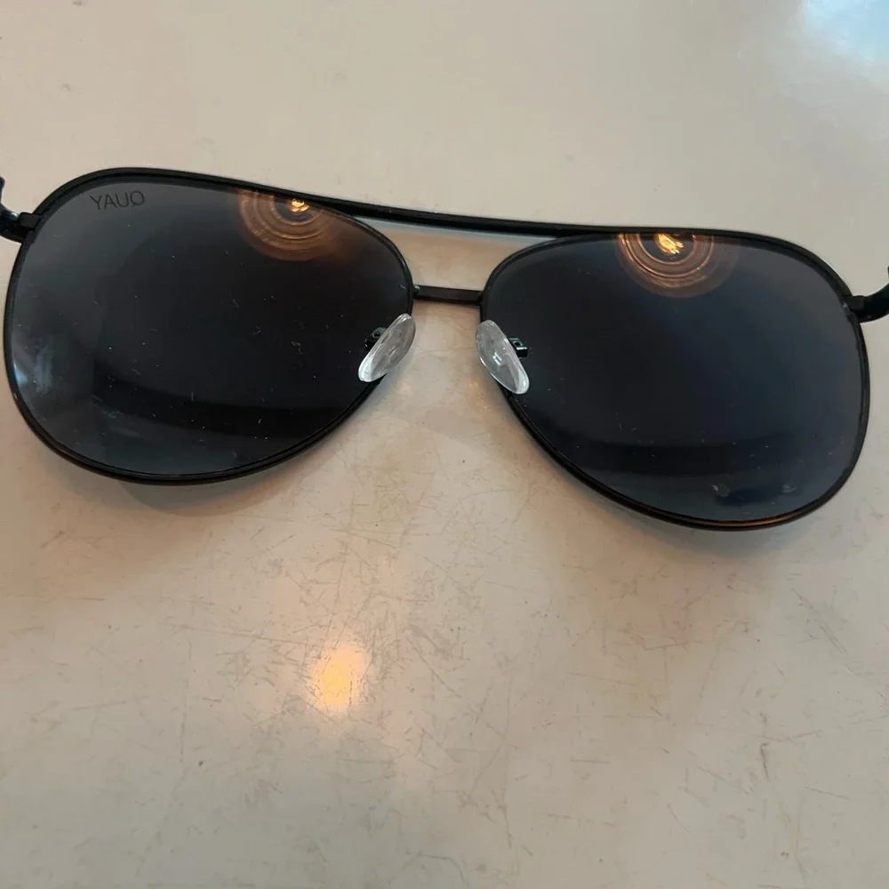 Quay Australia fashion case aviator