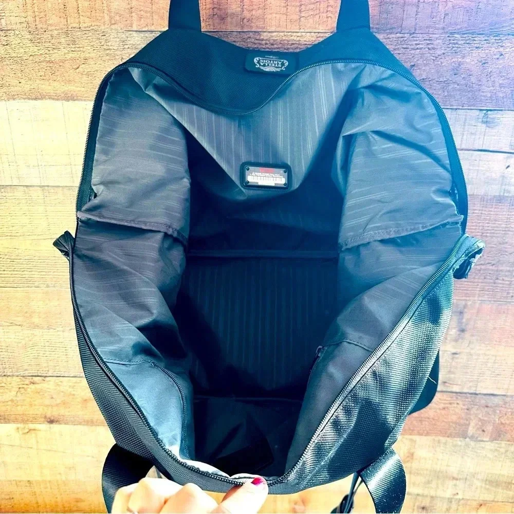 Tumi pre loved