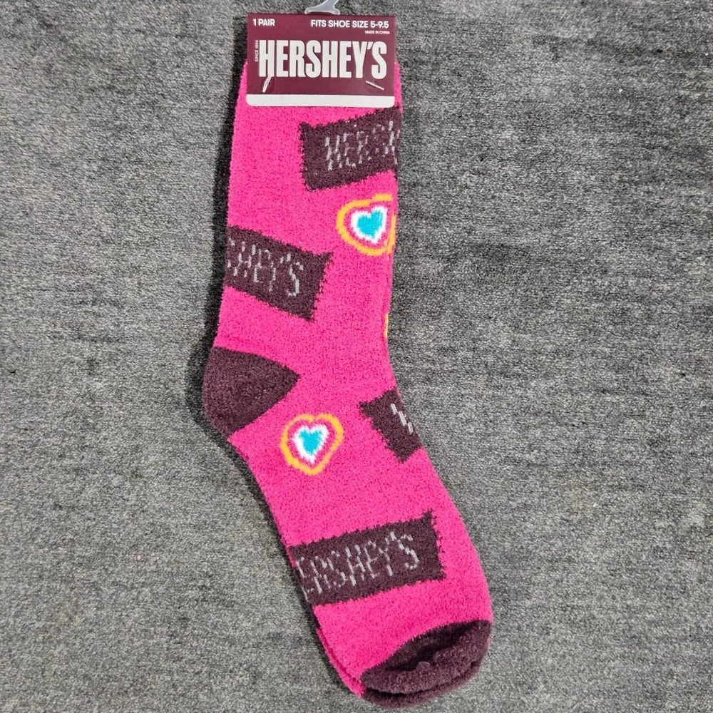 Hershey's Womens Pink Fuzzy Crew Socks Chocolate‎ Bar Hearts Size 5-9.5