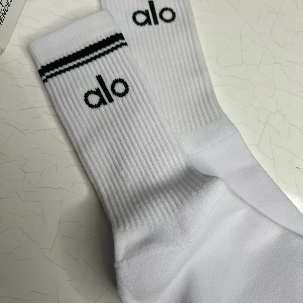ALO Yoga athletic stylish ideal
