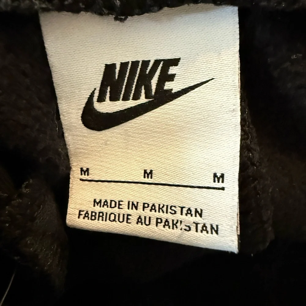 Nike classic black