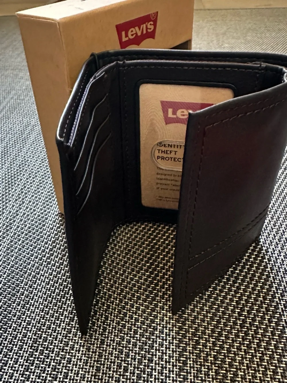 Levi's Brown Trifold Leather Card & Key Wallet