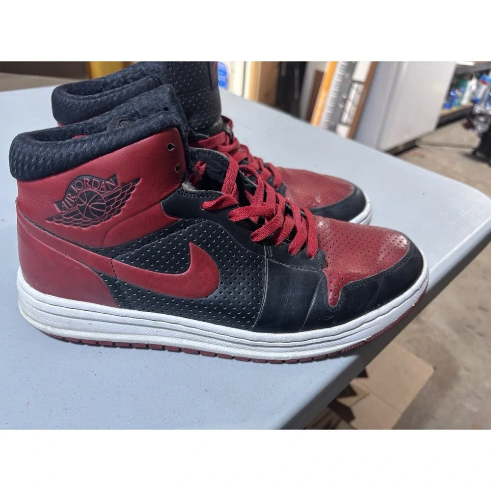 Nike Air Jordan 1‎ Retro 2009 Alpha Bred 392813-001 Men 11 Varsity Red Sneakers