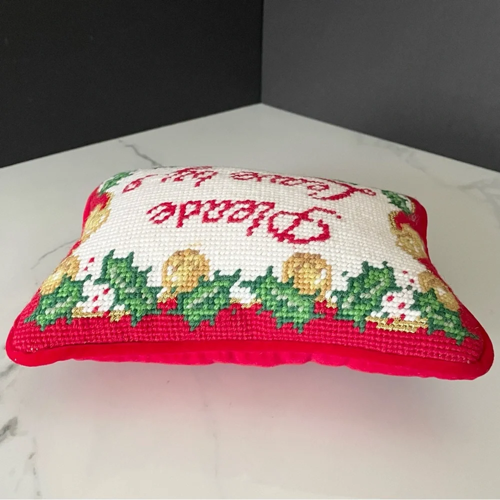 Neiman Marcus pillow holiday preowned