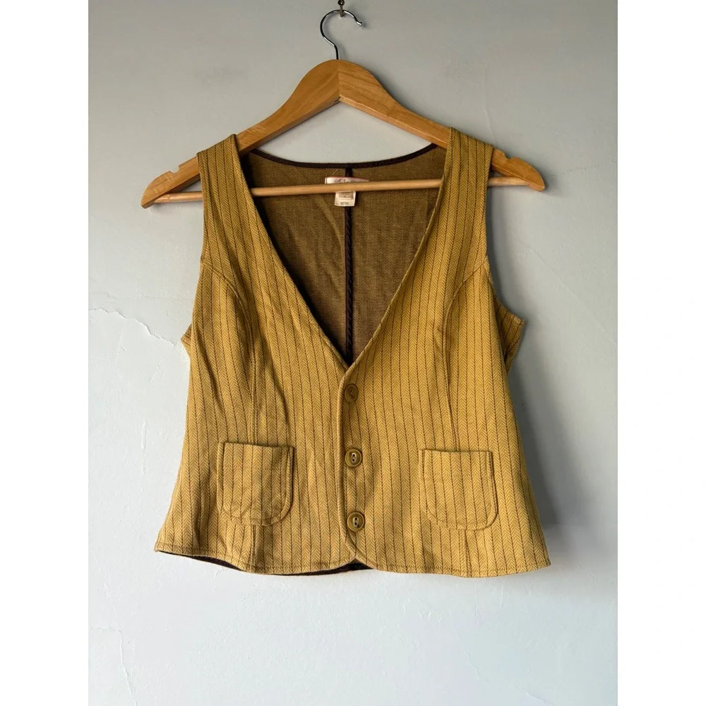 Lux vintage button