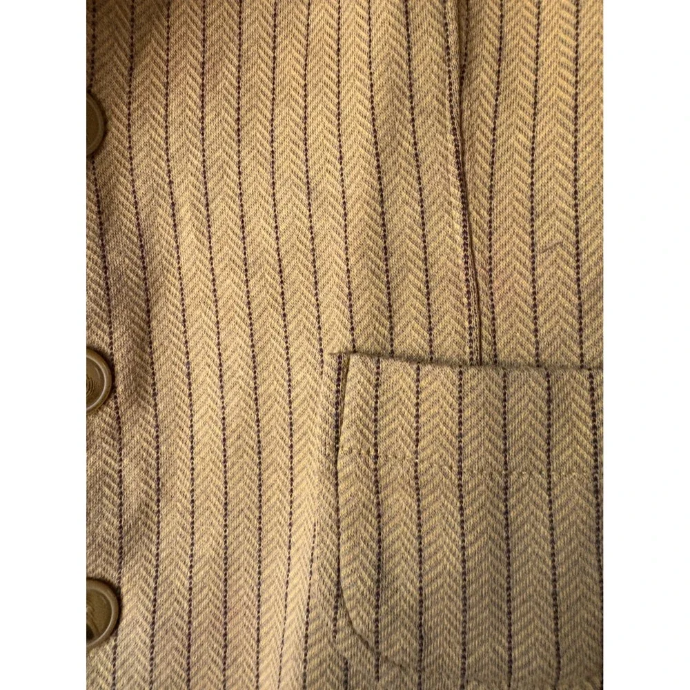 Lux vintage button