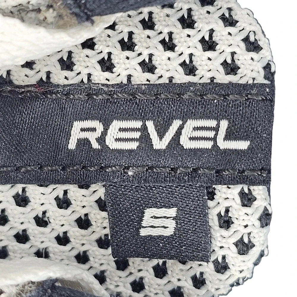 Brooks revel running