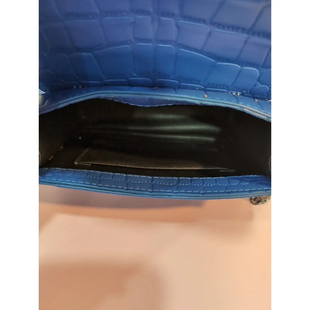 The Unbranded Brand royal blue