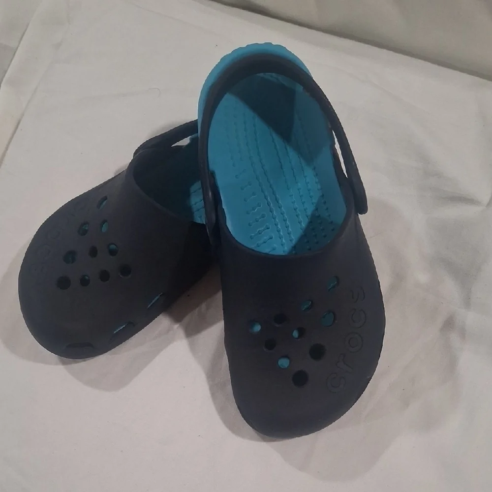 CROCS durable lightweight