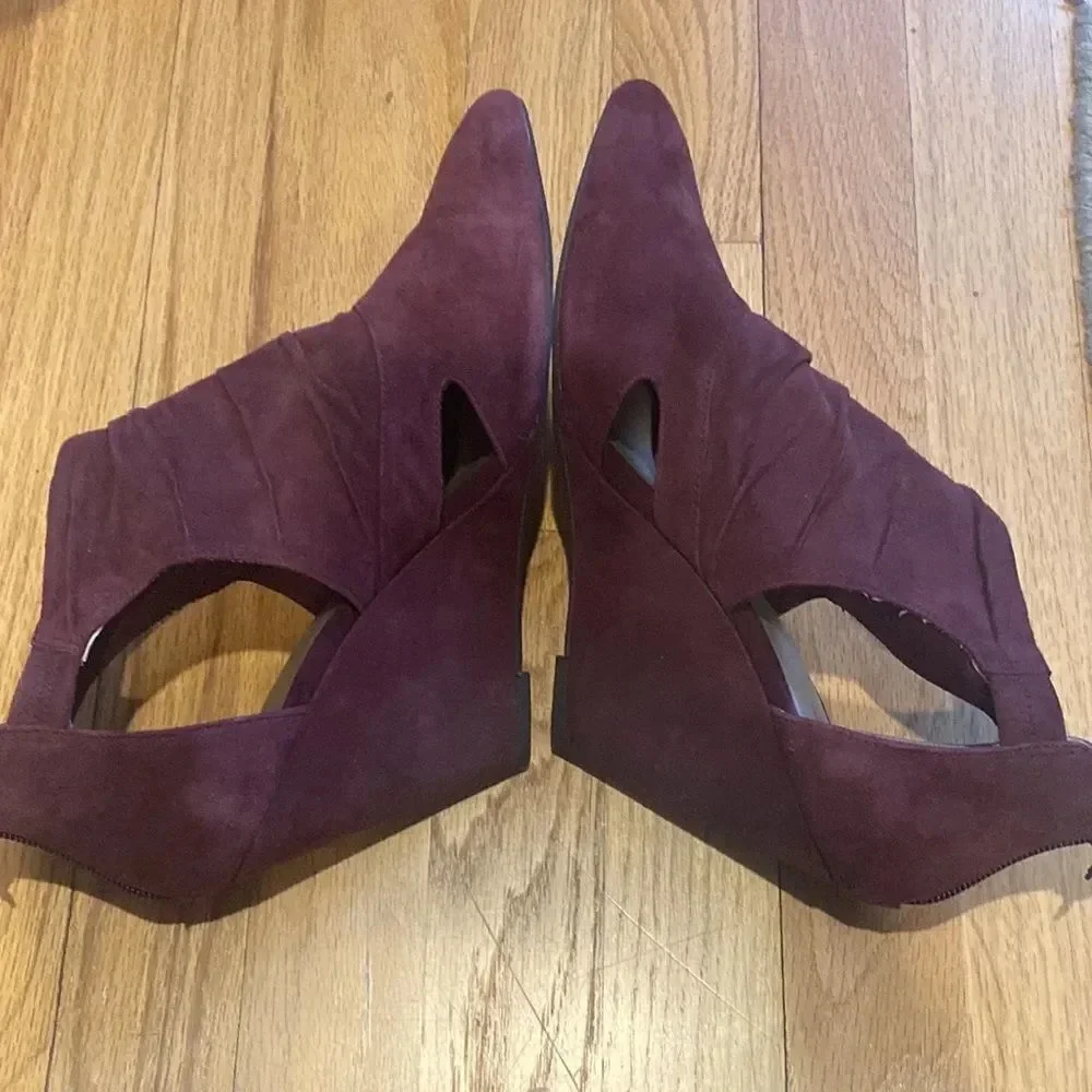 Seychelles areas burgundy heels
