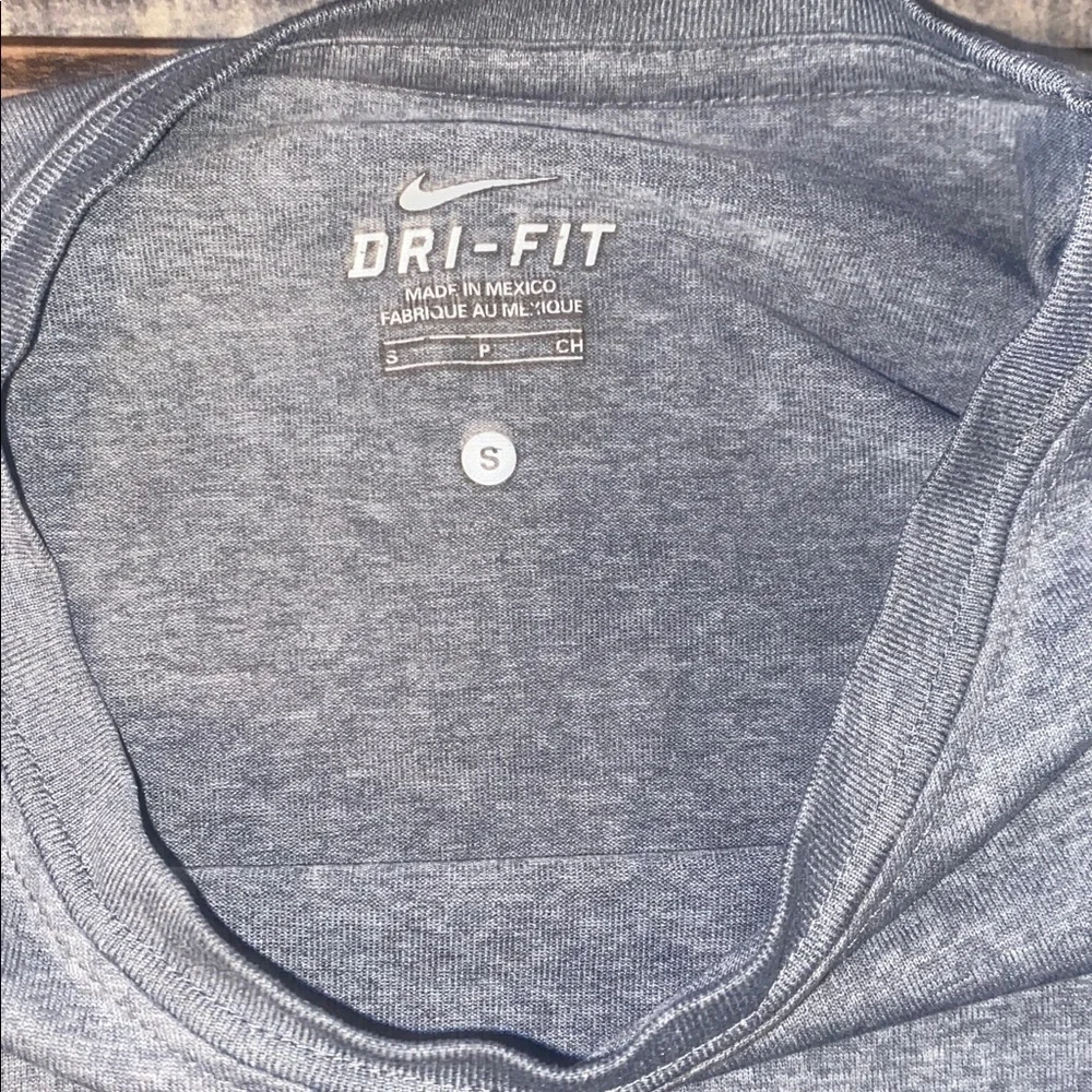 Nike Heather Gray Nike Long Sleeve Tee size small
