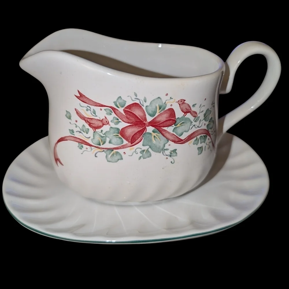 Corelle Gravy Boat Callaway Holiday Serveware