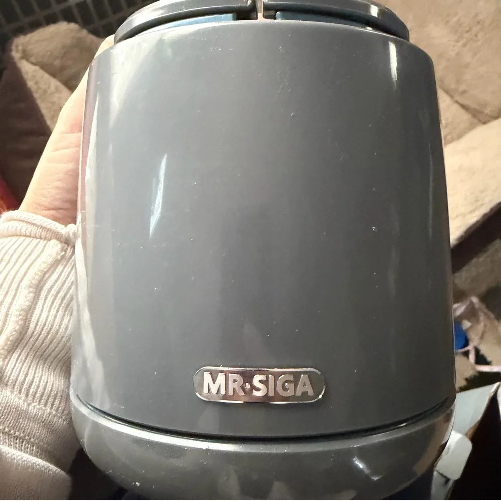 NIB Mr. Siga Premium Toilet Brush & Holder Gray | Auto Open/Close | Ventilated
