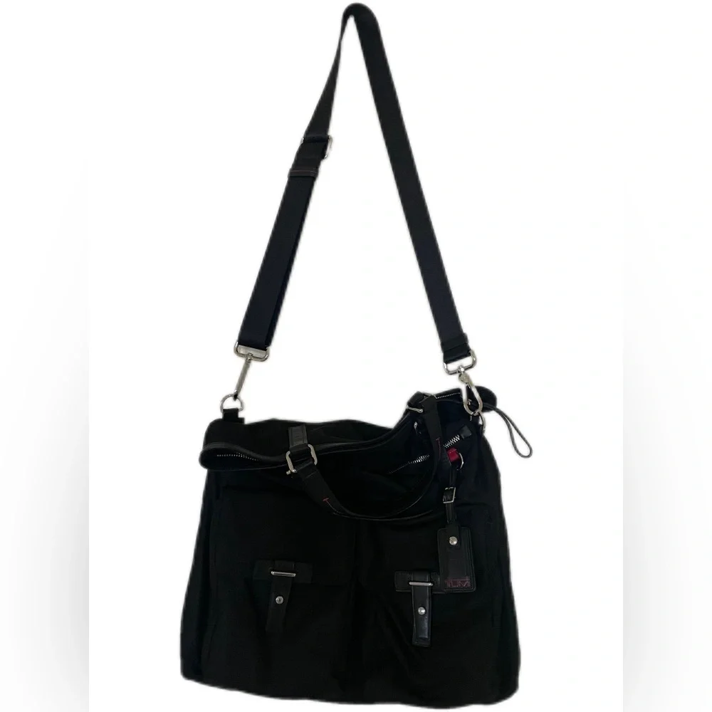 Tumi tote durable