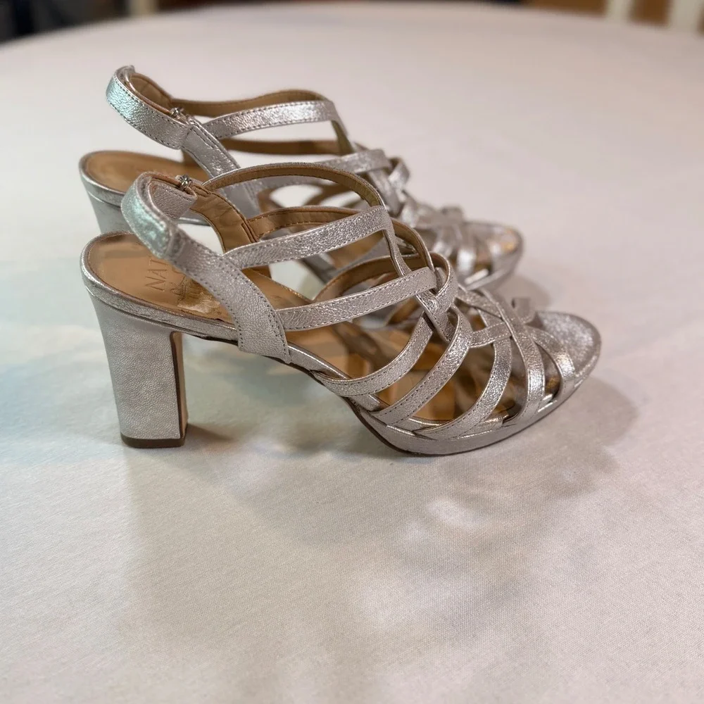 Naturalizer Sandals Womens 8M Silver Metallic Strappy Block Heel Formal Wedding‎