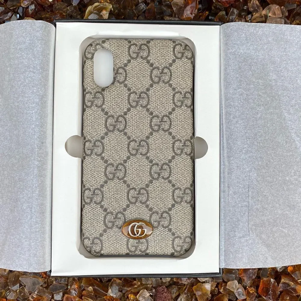 Gucci Authentic Brown Logo iPhone X/XSCase Cover w/Logo Charm. New in Box (NIB)