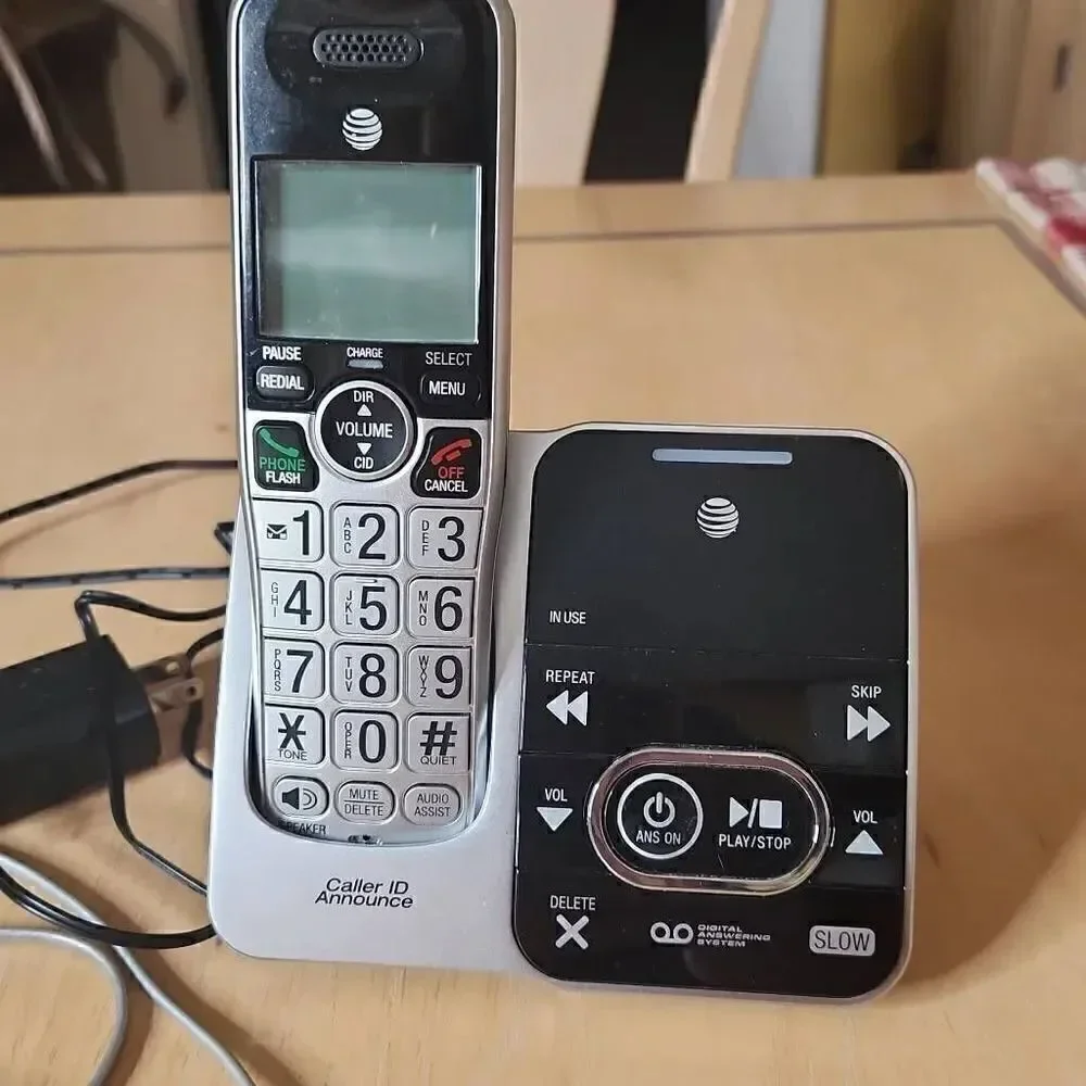 AT&T cordless phone digital answering system  caller id CRL 32102