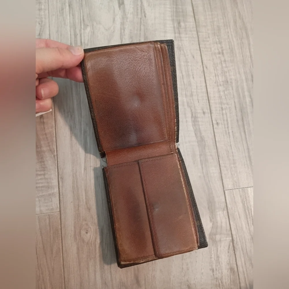 Authentic LOUIS VUITTON Monogram Porte Billet Carte Credit Marco