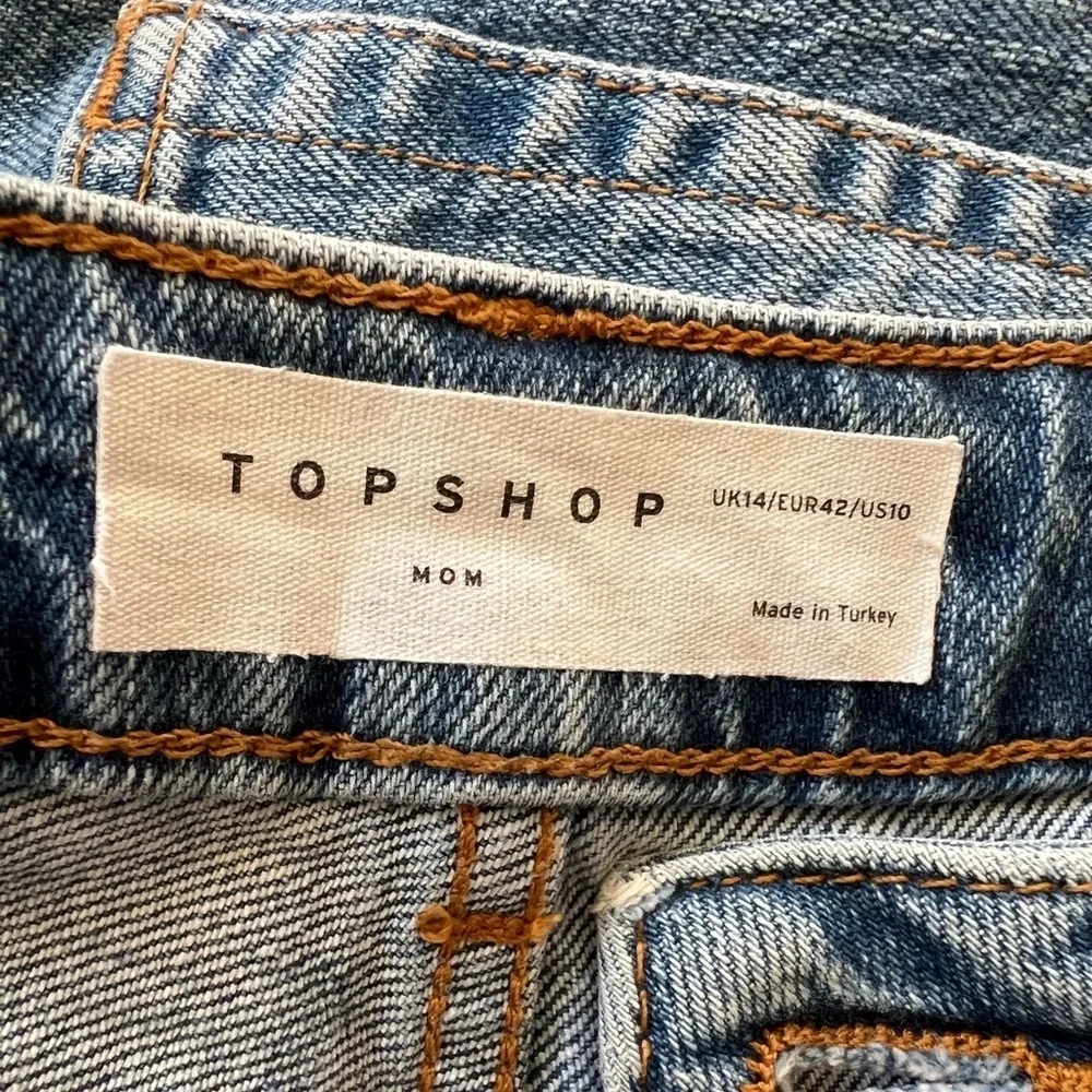 Topshop light broken times