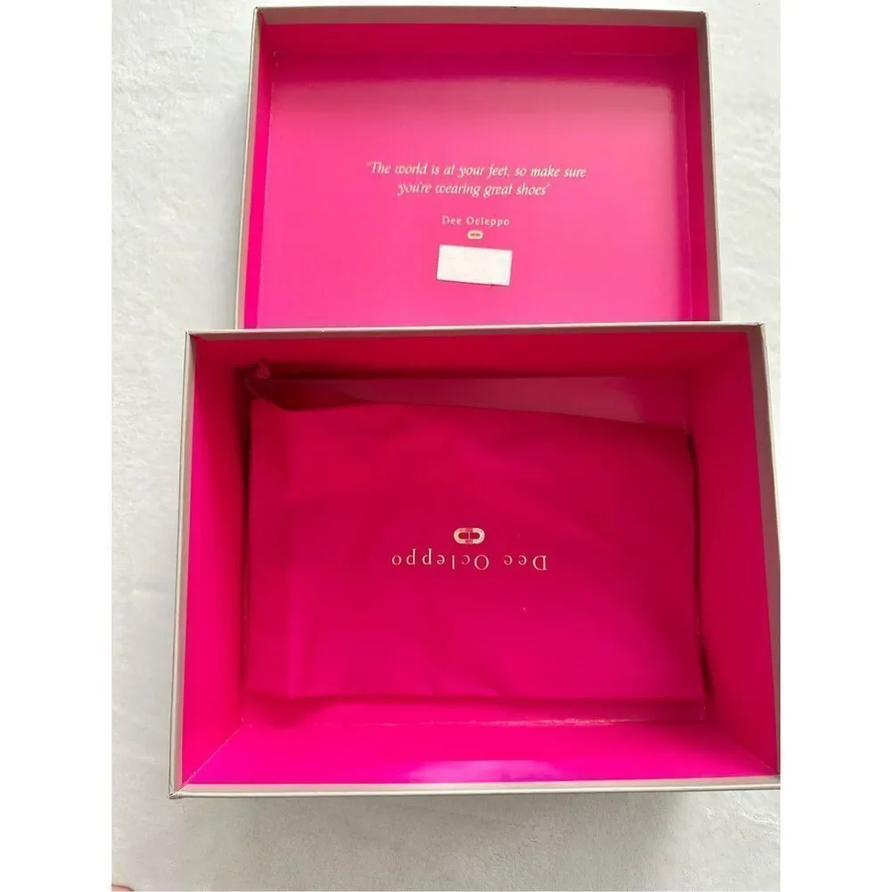 Dee Ocleppo pink empty