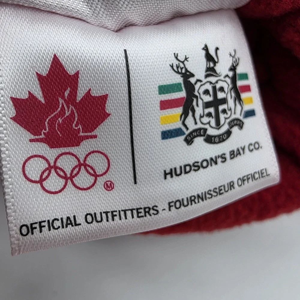 Hudson Bay Team Canada Winter Olympics Maple Leaf Knit Mittens Youth One Size