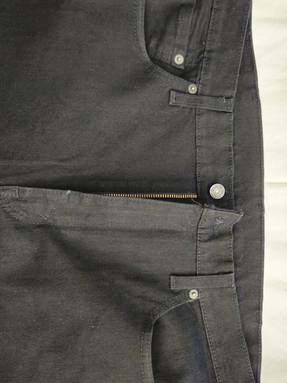 Levis classic black