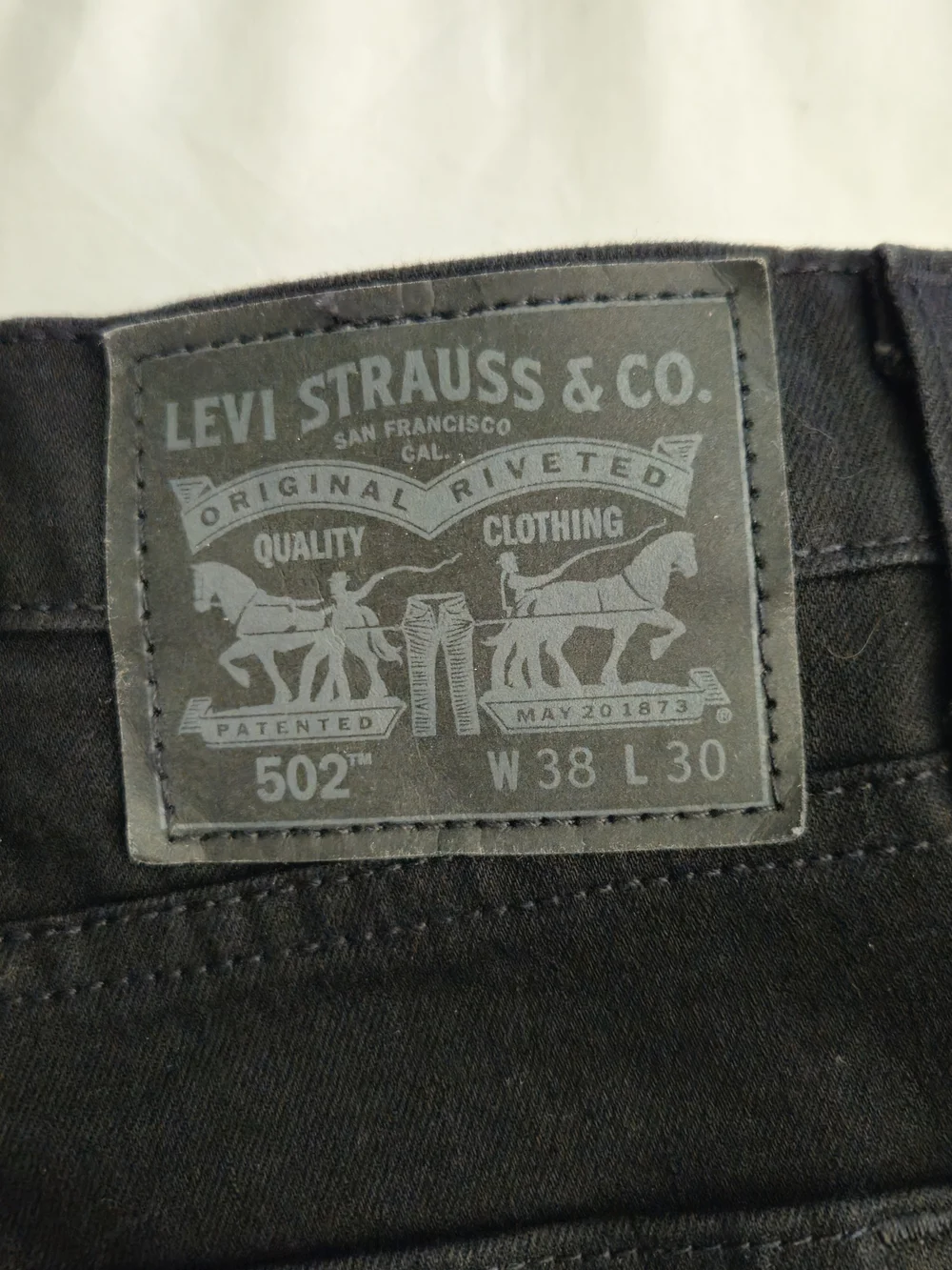 Levis classic black