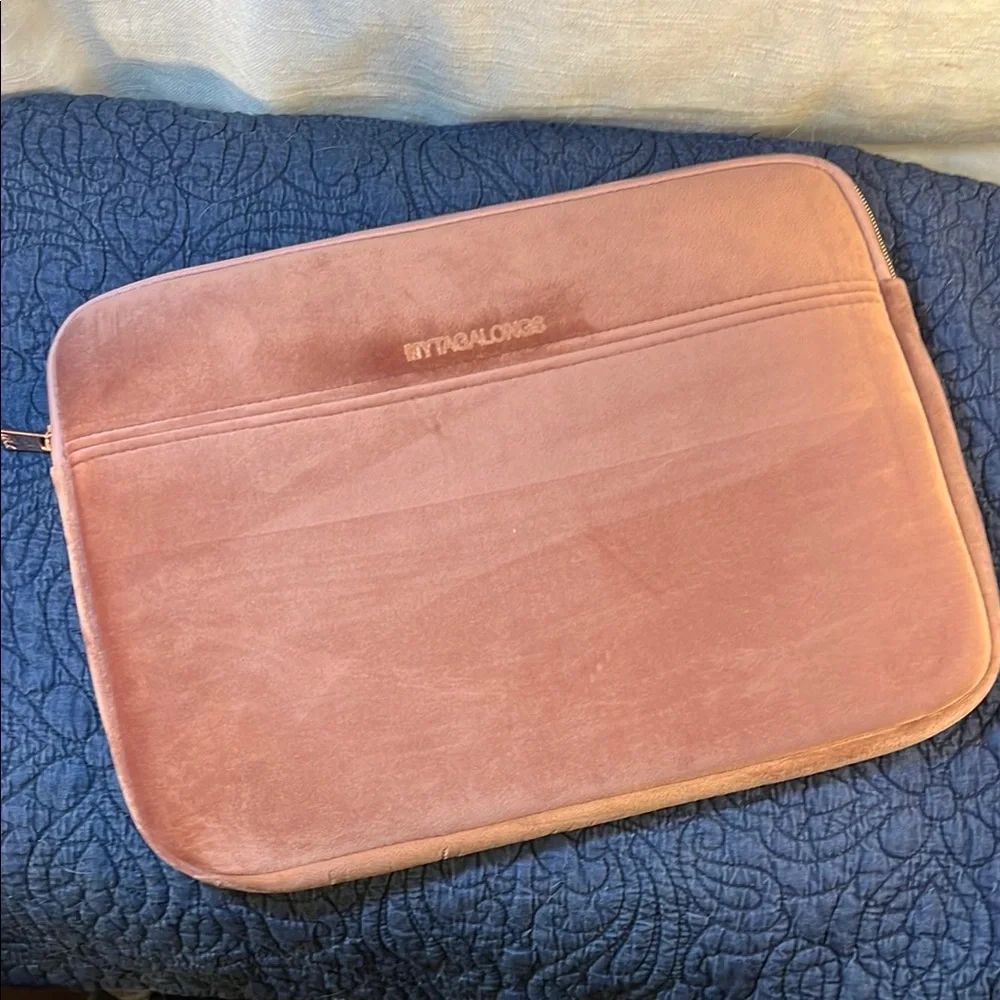 Mytagalong Pink Velvet Tablet Sleeve‎