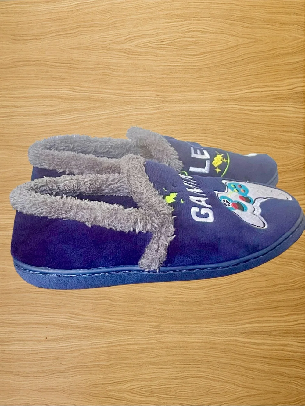 EUC Wonder Nation Boys Gaming Legend Lounge Slippers Size 2-3