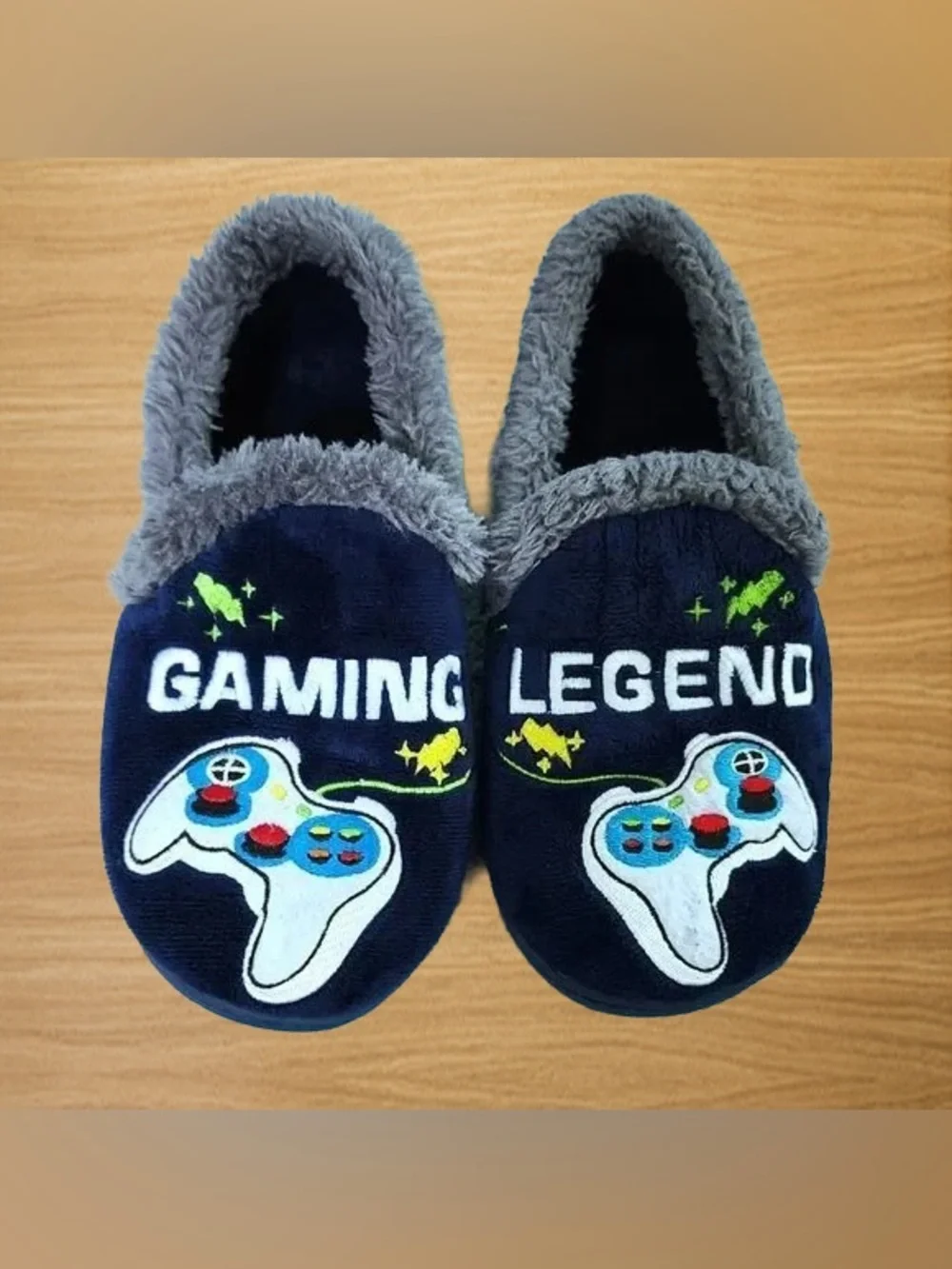 EUC Wonder Nation Boys Gaming Legend Lounge Slippers Size 2-3