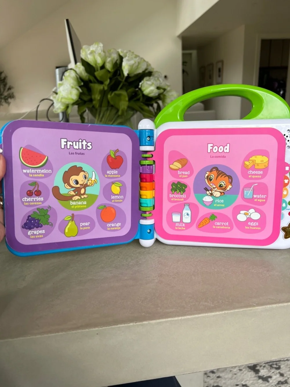 Leapfrog Learning Friends 100‎ Words Book - English/Spanish