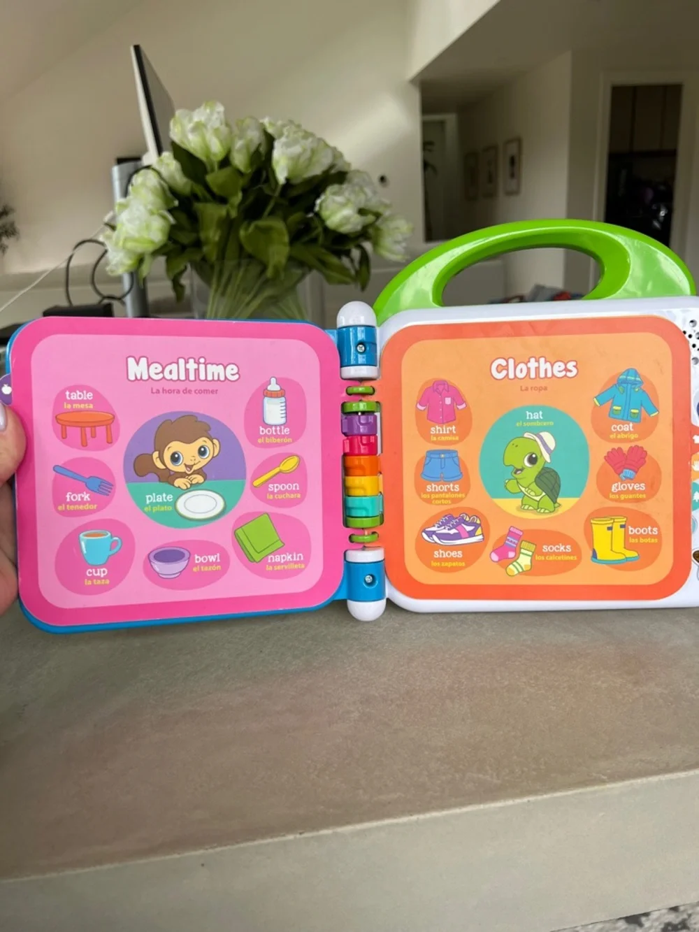 Leapfrog Learning Friends 100‎ Words Book - English/Spanish