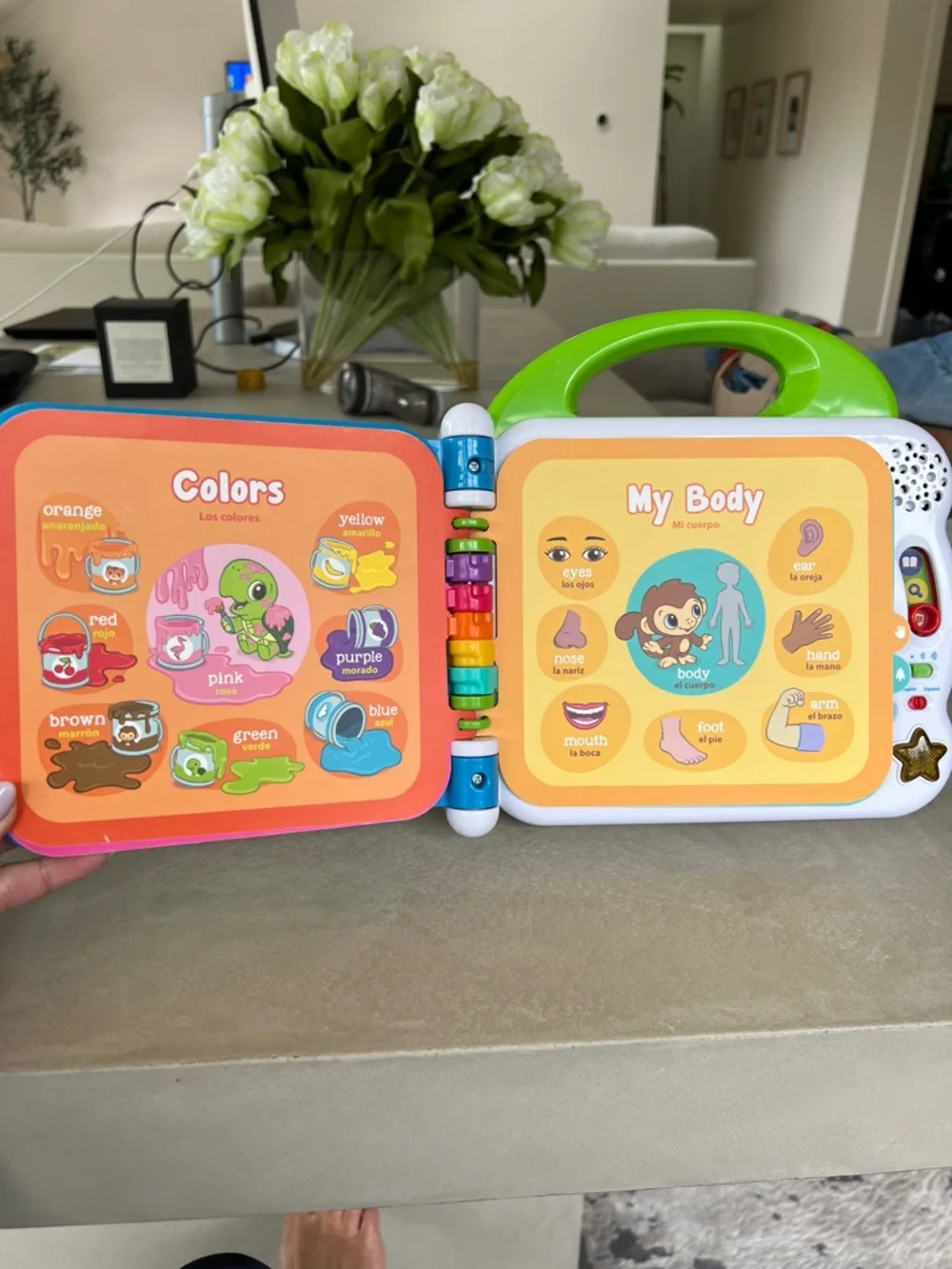 Leapfrog Learning Friends 100‎ Words Book - English/Spanish