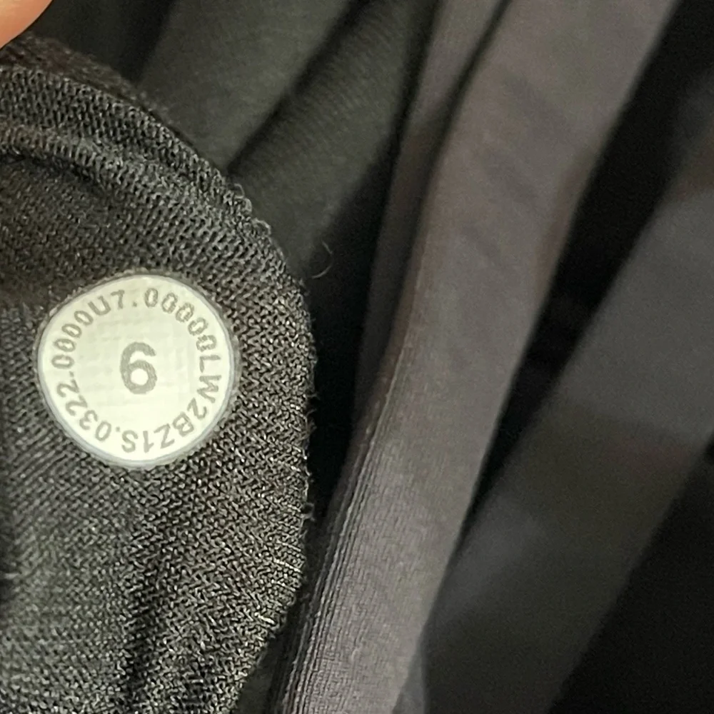 $68 Lululemon Energy Bra High Neck Long Line Tough Medium Support B-C Cup Size 6