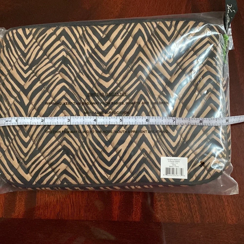 NEW Vera Bradley E-Reader Sleeve in “Zebra” Brown Animal Print padded retired!