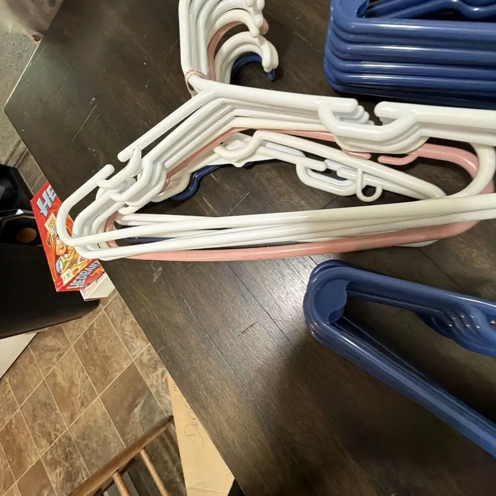 Unbranded this plastic