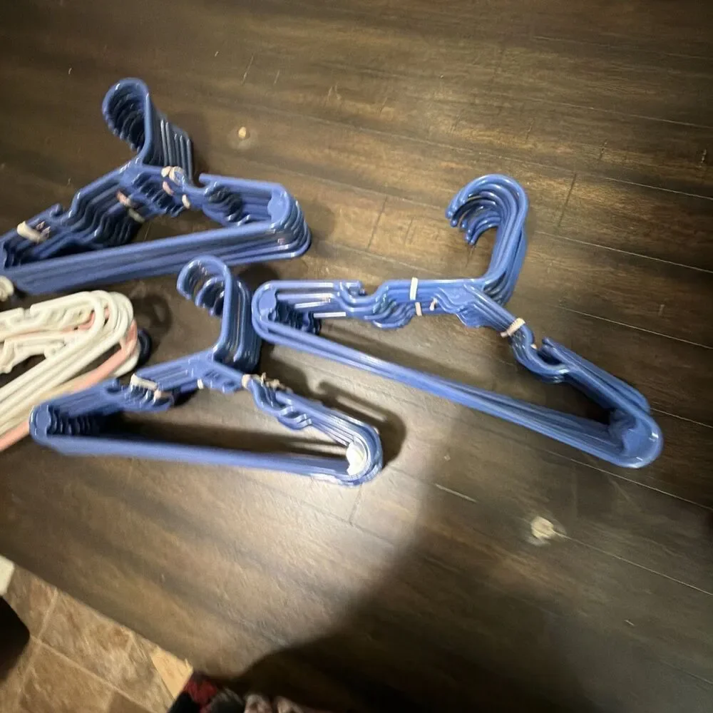 Unbranded this plastic