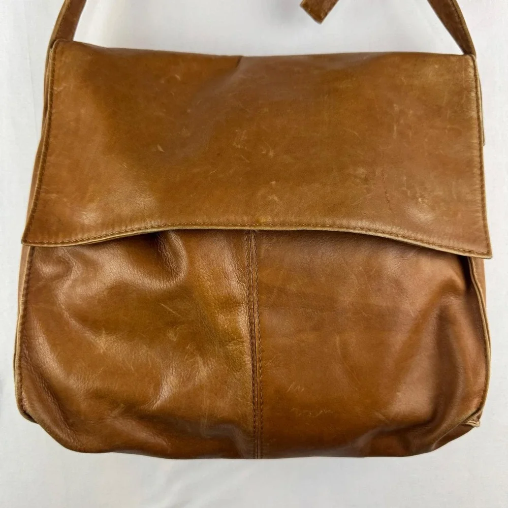 Simon leather messenger
