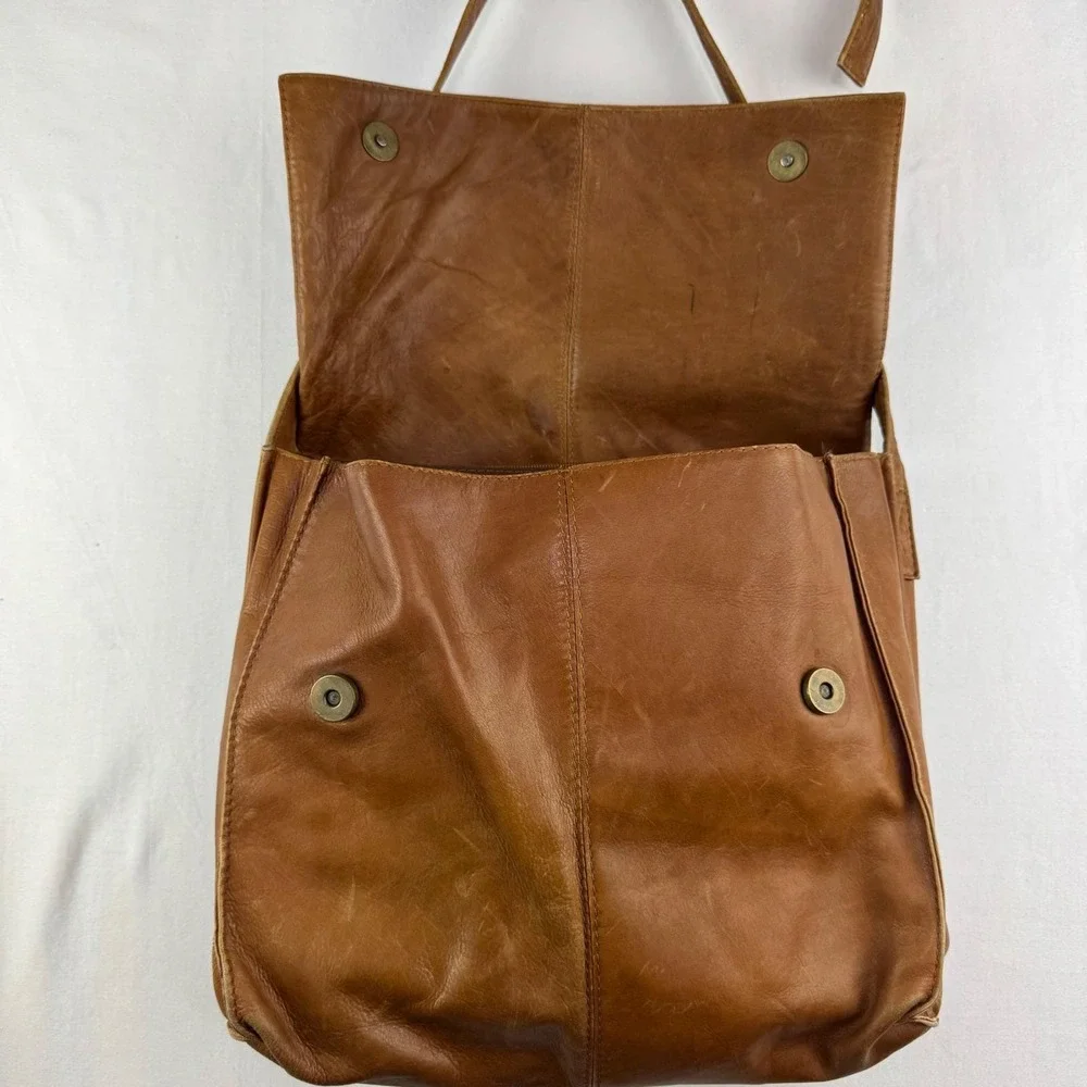 Simon leather messenger