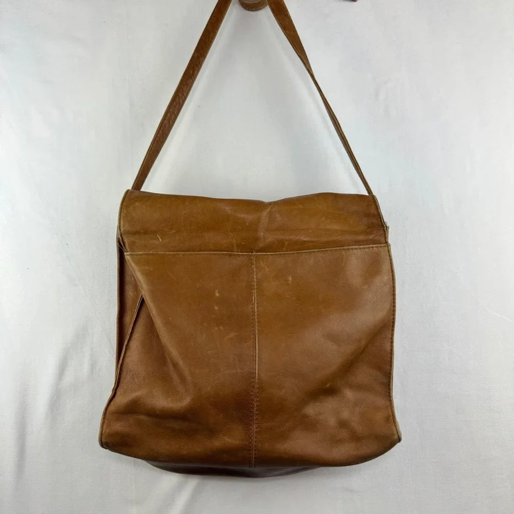 Simon leather messenger