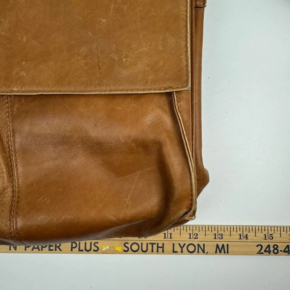 Simon leather messenger