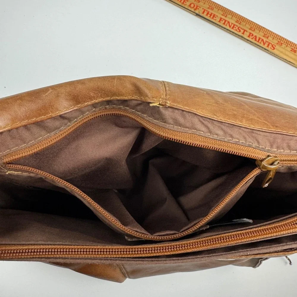 Simon leather messenger