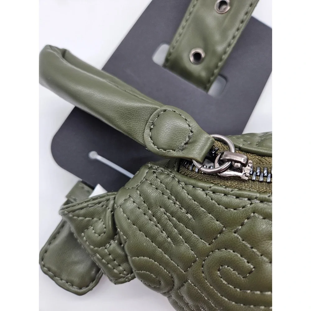 Steve Madden pattern closure strap