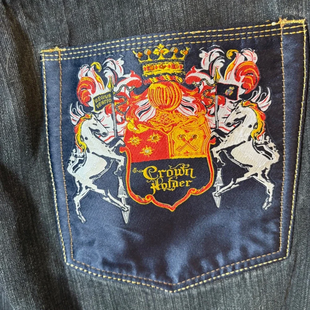 Crown Holder man style