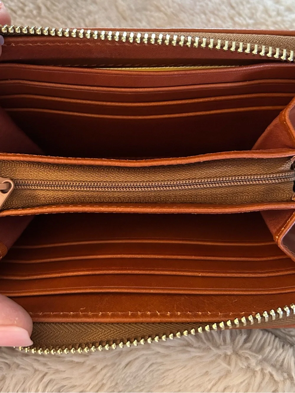 Dooney & Bourke like new