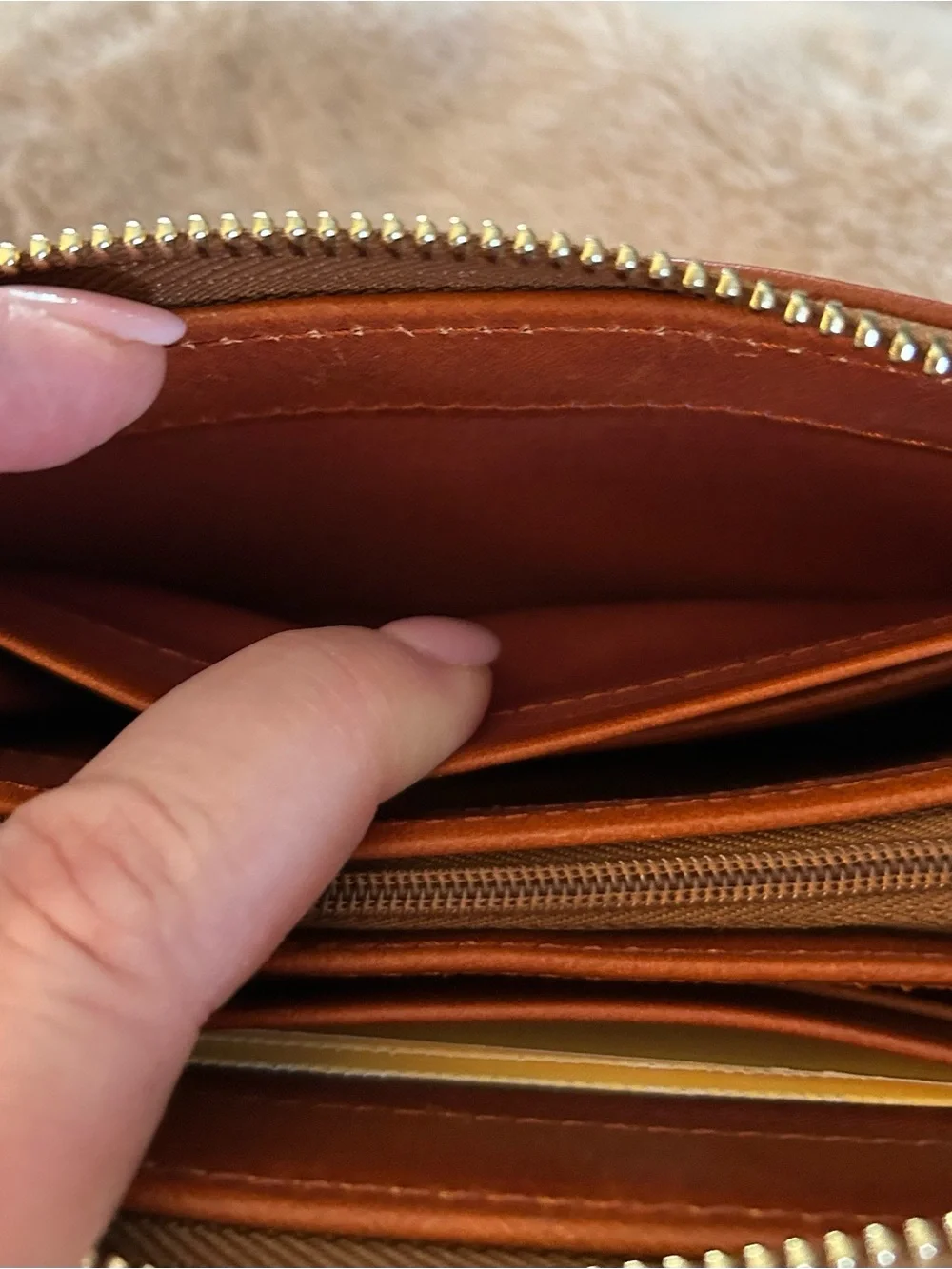 Dooney & Bourke like new