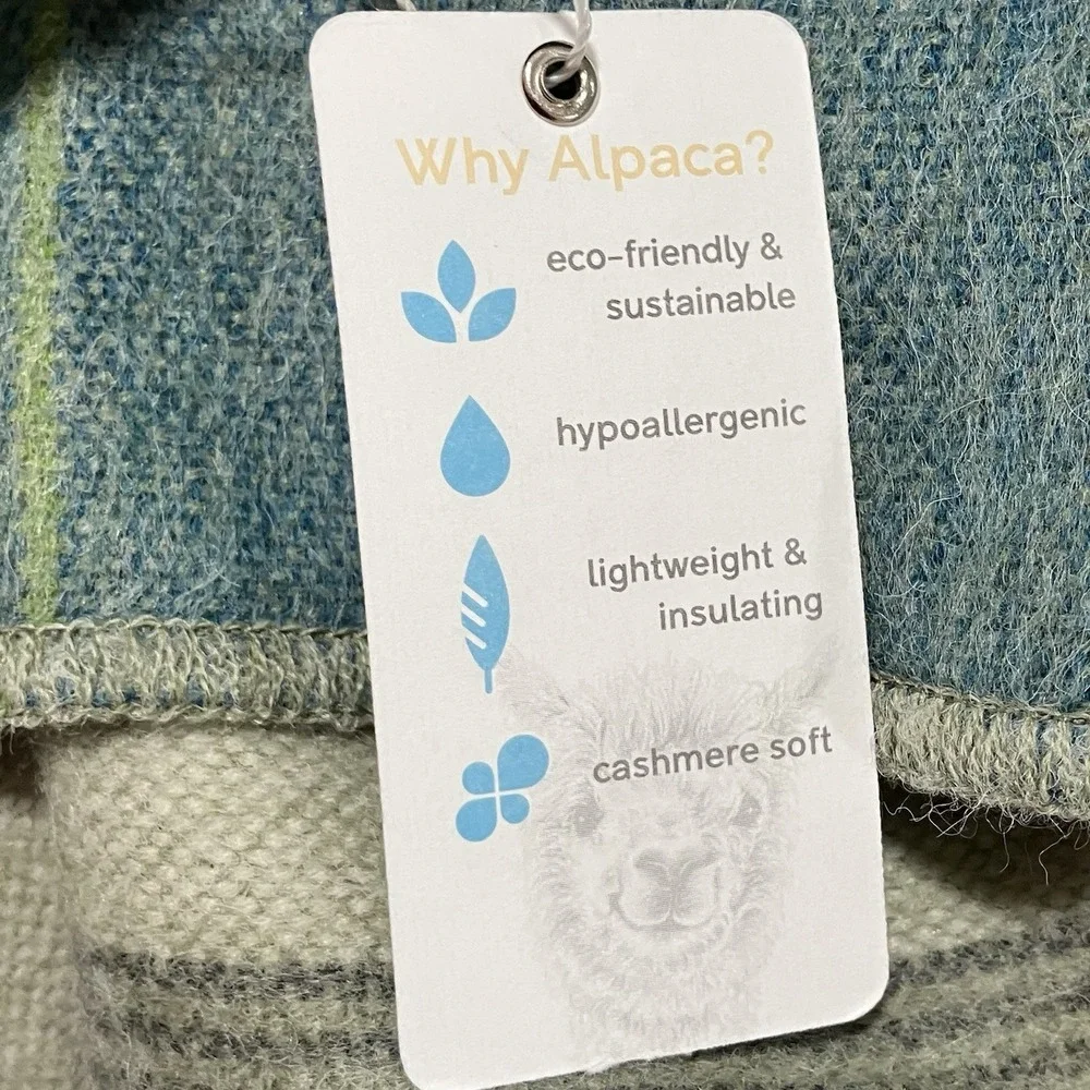 Shupaca alpaca throw
